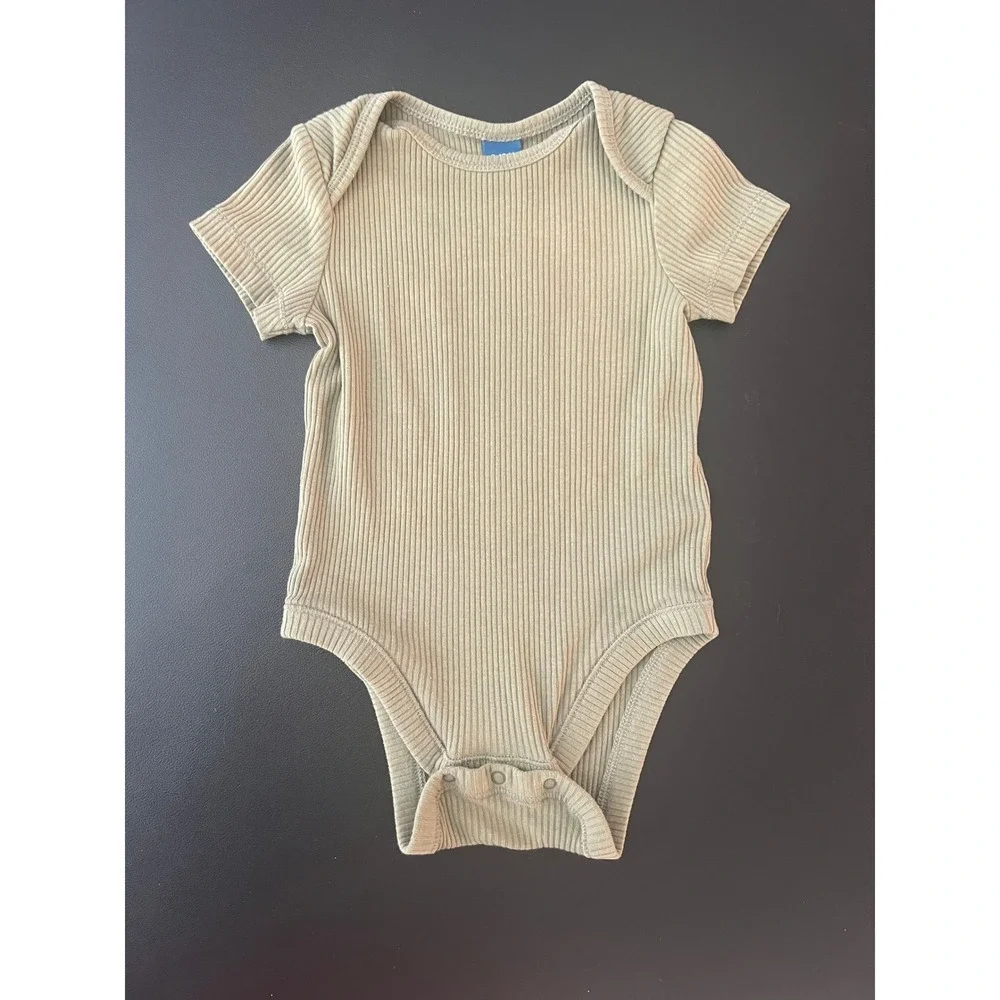 Old Navy Ribbed Short Sleeve Bodysuit Sage Green 6-12M Baby Onesie (0958)